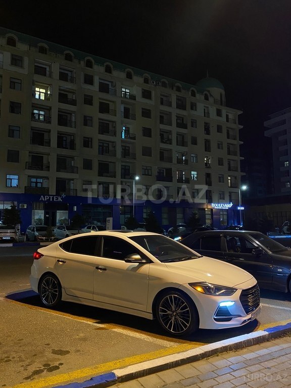 Hyundai Elantra