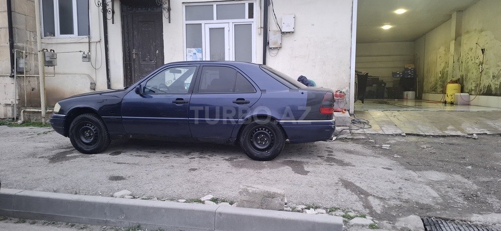 Mercedes C 180