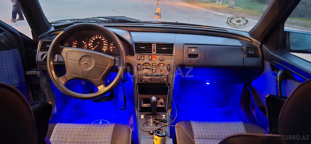 Mercedes C 180