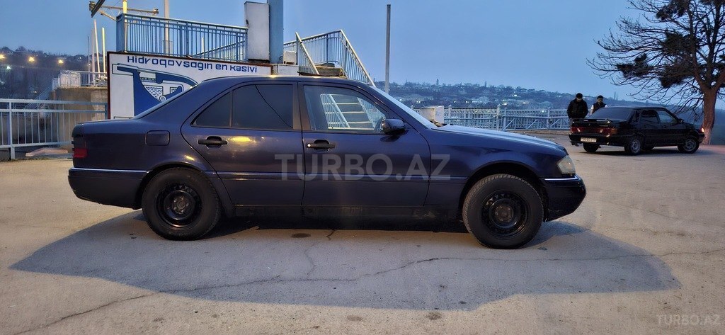 Mercedes C 180