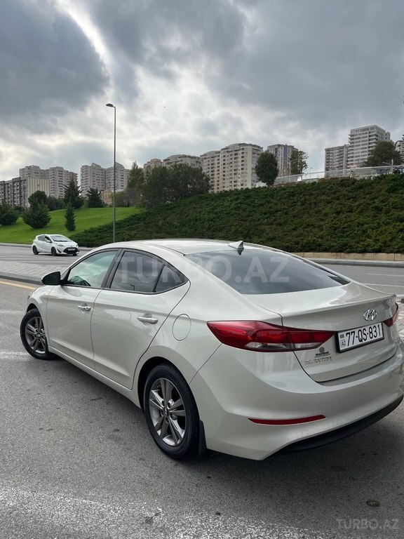 Hyundai Elantra