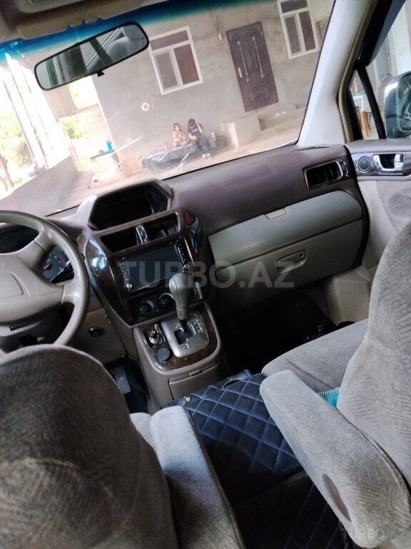 Mitsubishi Chariot Grandis