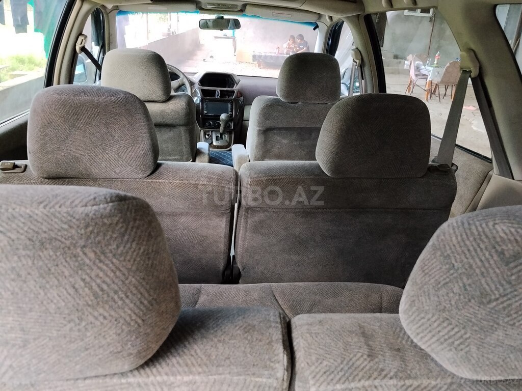 Mitsubishi Chariot Grandis