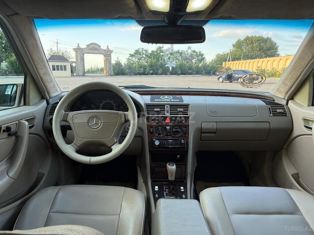 Mercedes C 230