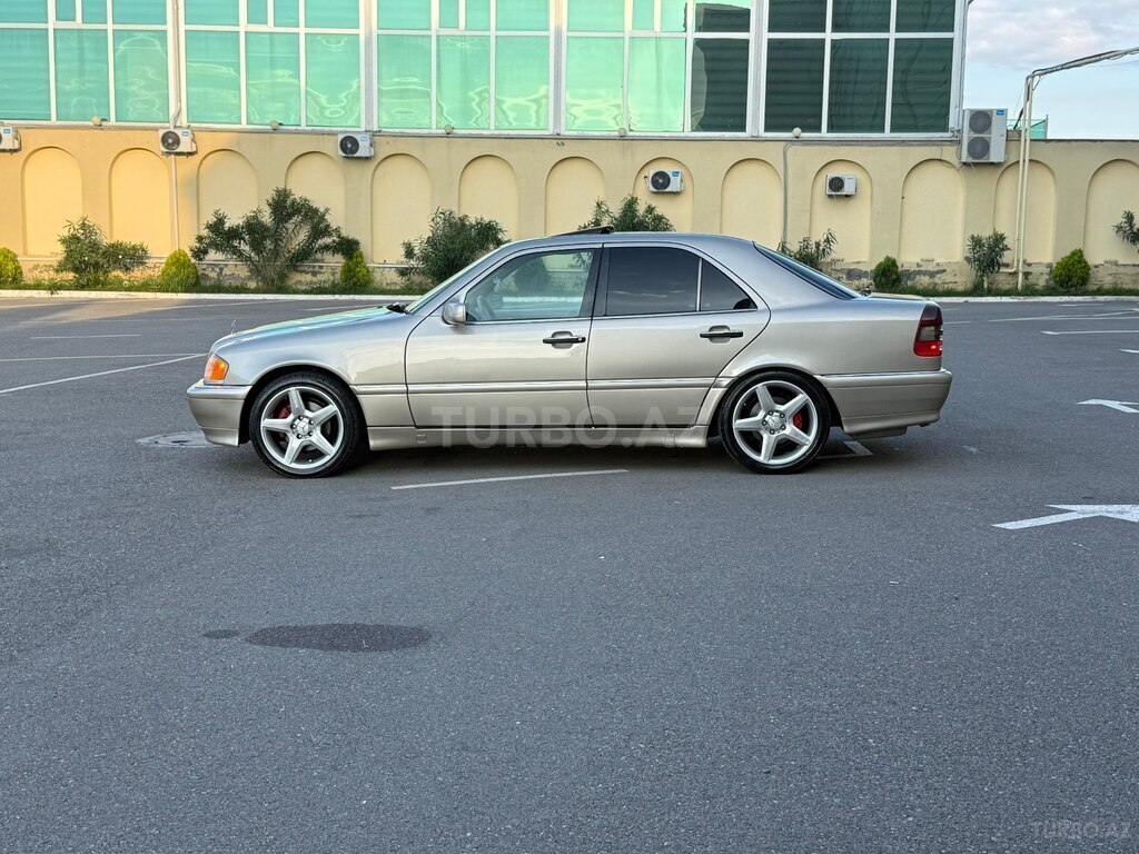 Mercedes C 230