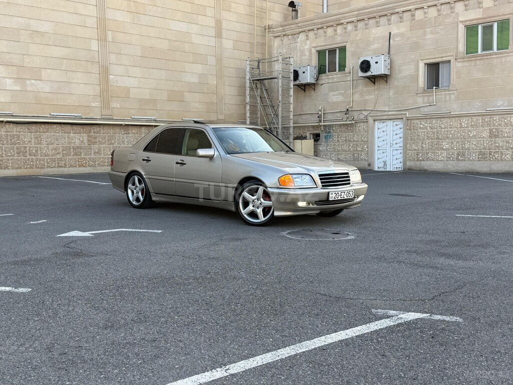 Mercedes C 230