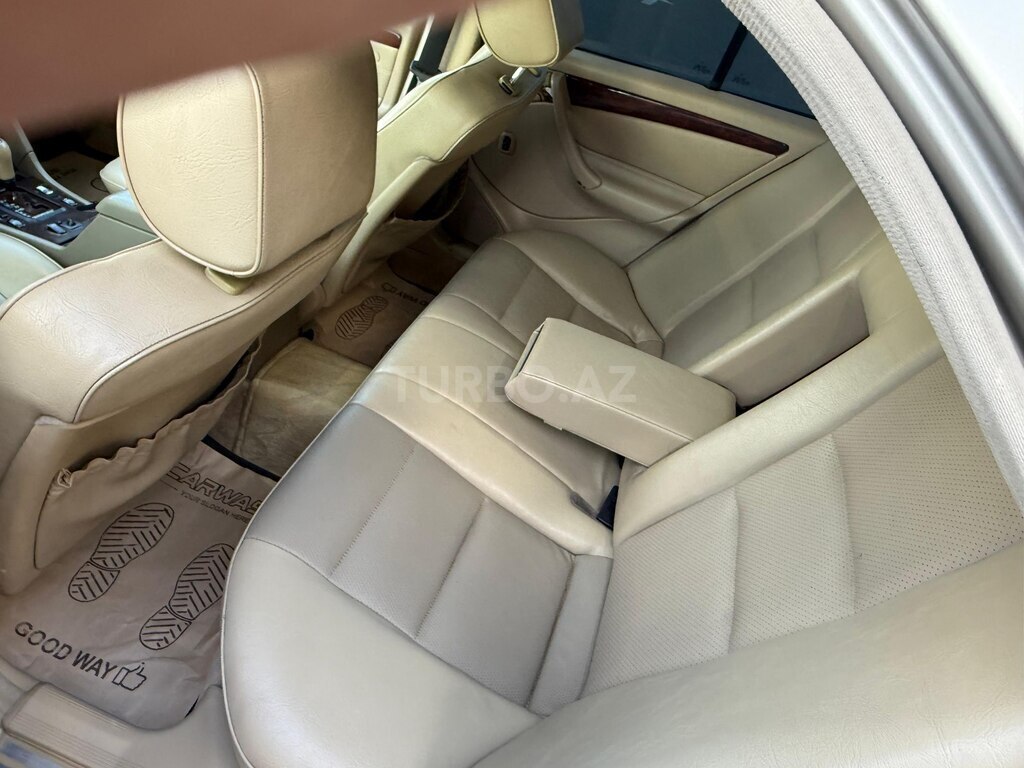 Mercedes C 230