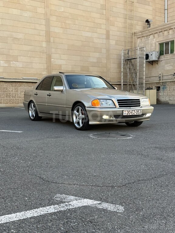 Mercedes C 230