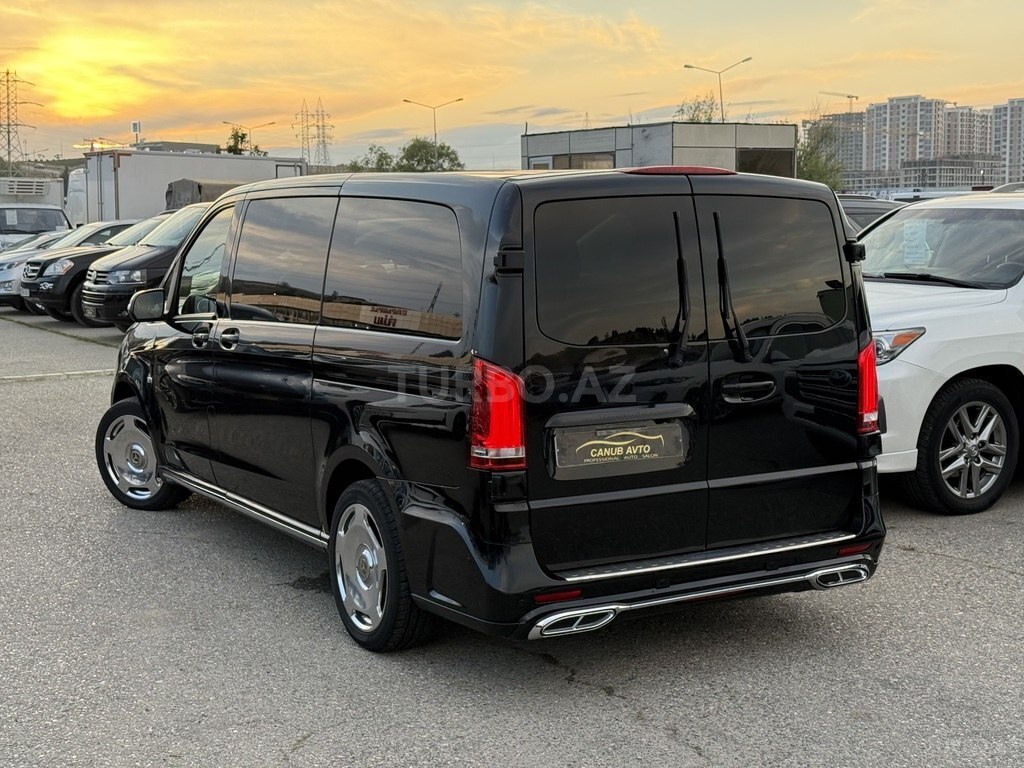 Mercedes Vito 121