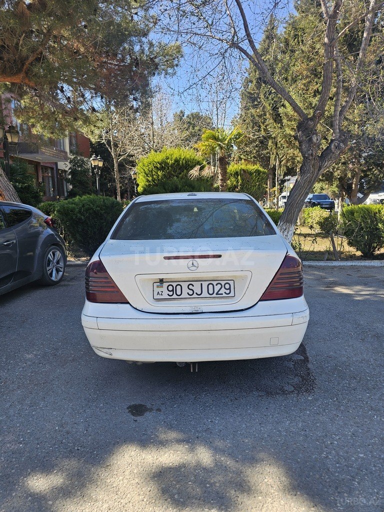 Mercedes C 200