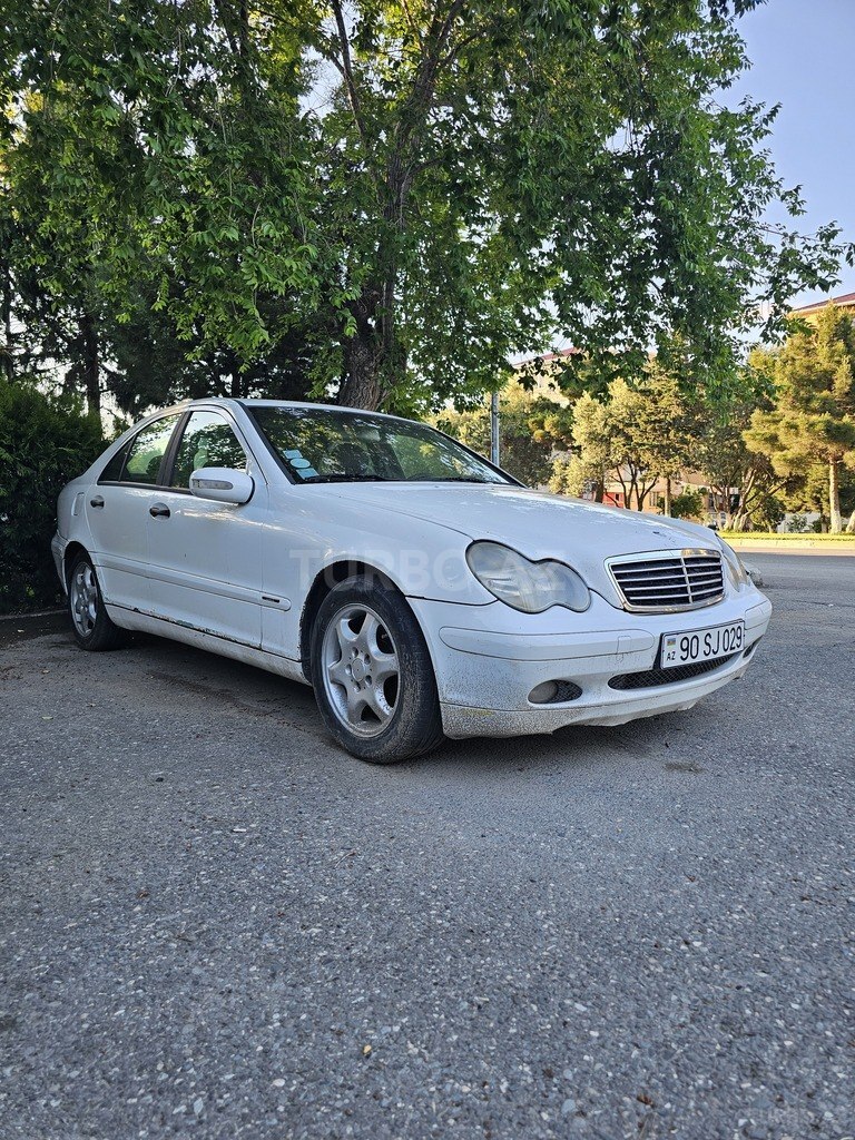 Mercedes C 200