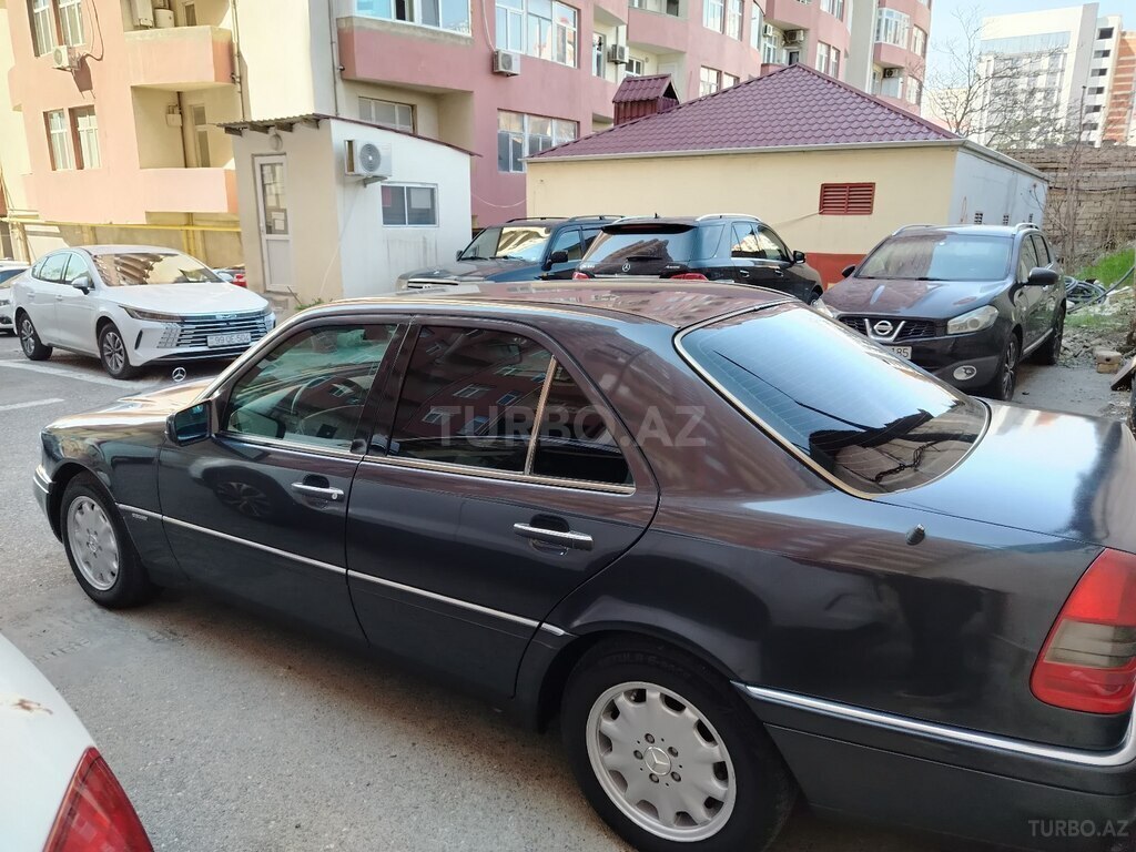 Mercedes C 180