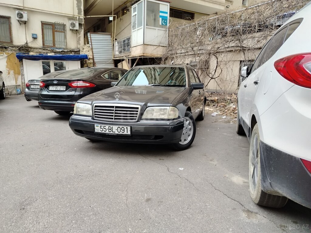 Mercedes C 180