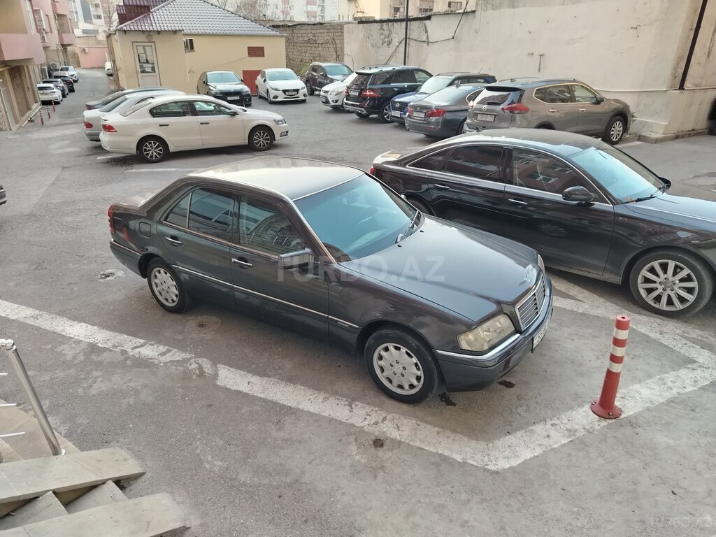 Mercedes C 180