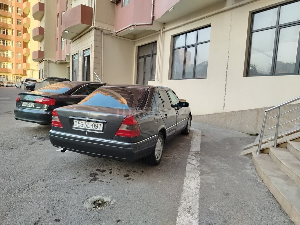 Mercedes C 180