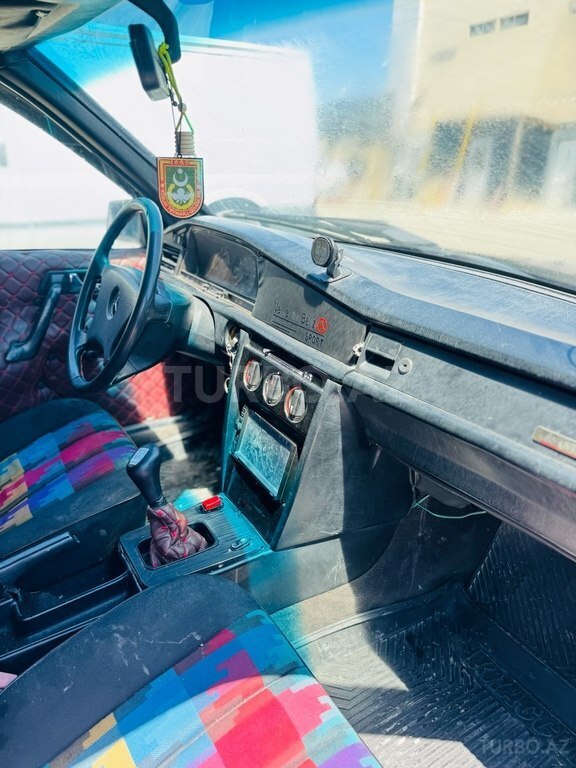 Mercedes 190