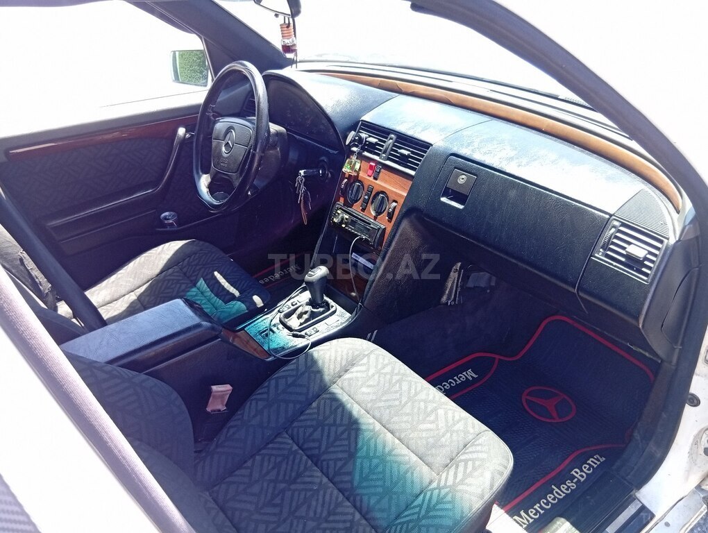 Mercedes C 200