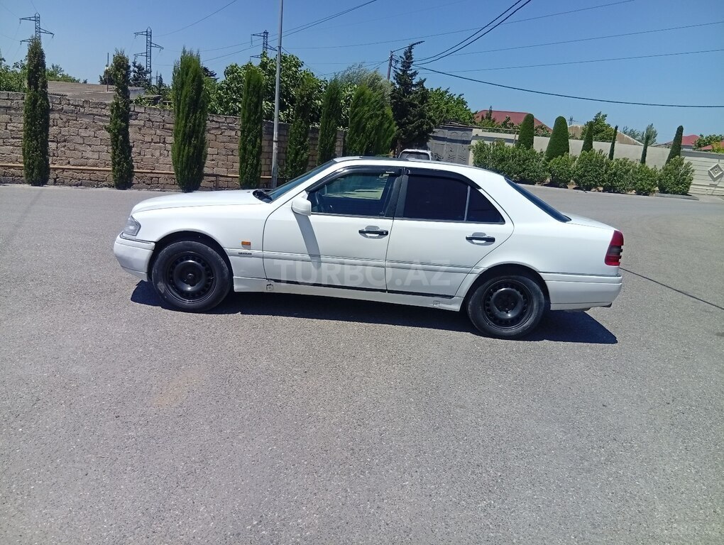 Mercedes C 200