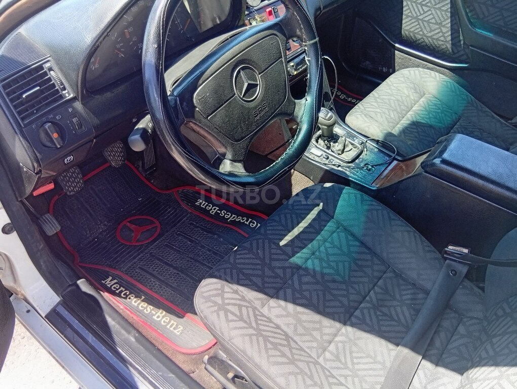 Mercedes C 200