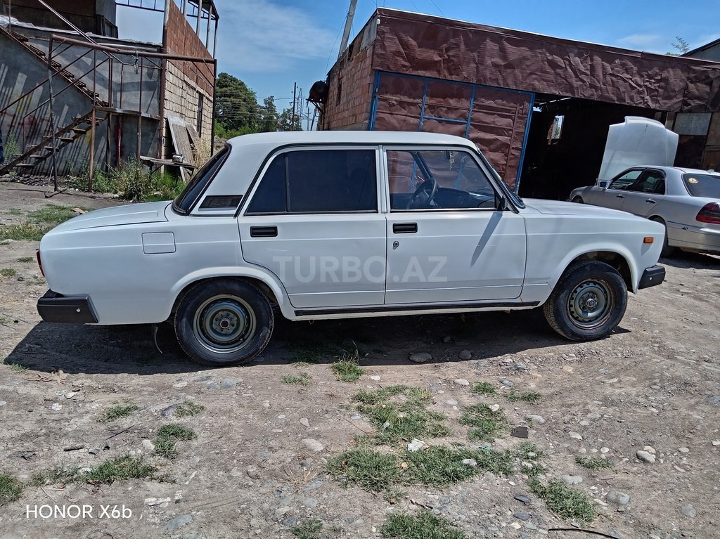 LADA (VAZ) 2107