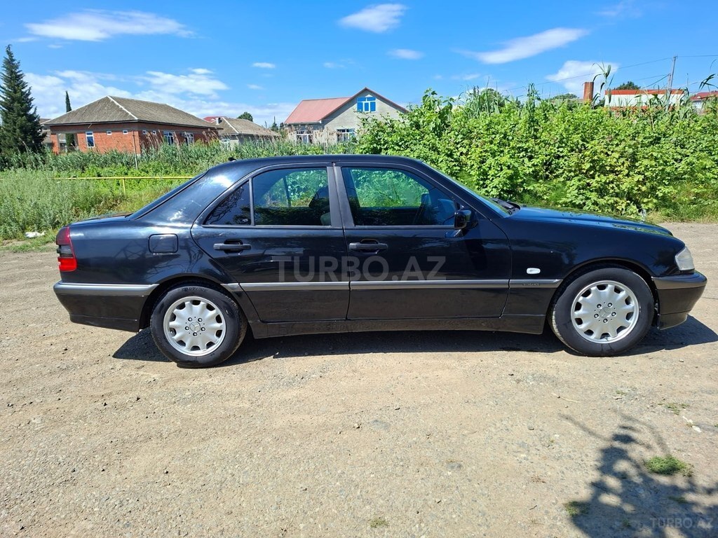 Mercedes C 180