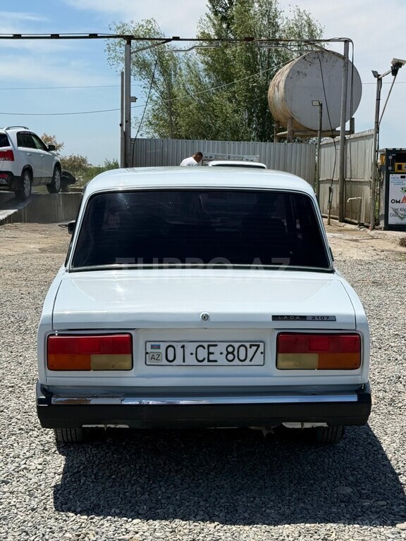LADA (VAZ) 2107