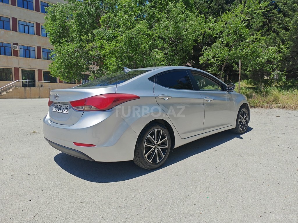 Hyundai Elantra