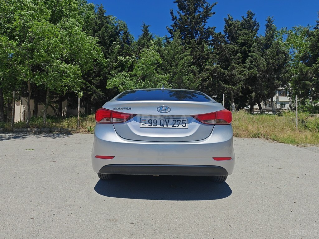 Hyundai Elantra