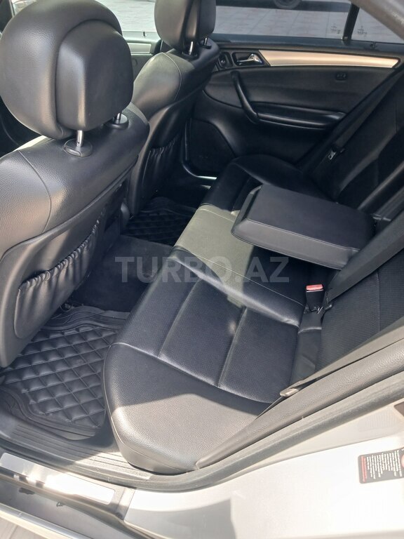 Mercedes C 230