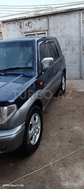 Mitsubishi Pajero io
