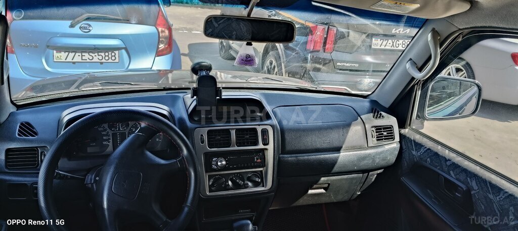 Mitsubishi Pajero io