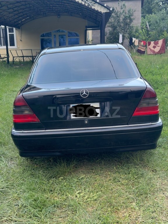 Mercedes C 230