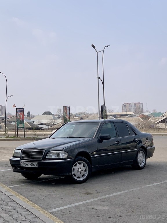 Mercedes C 180