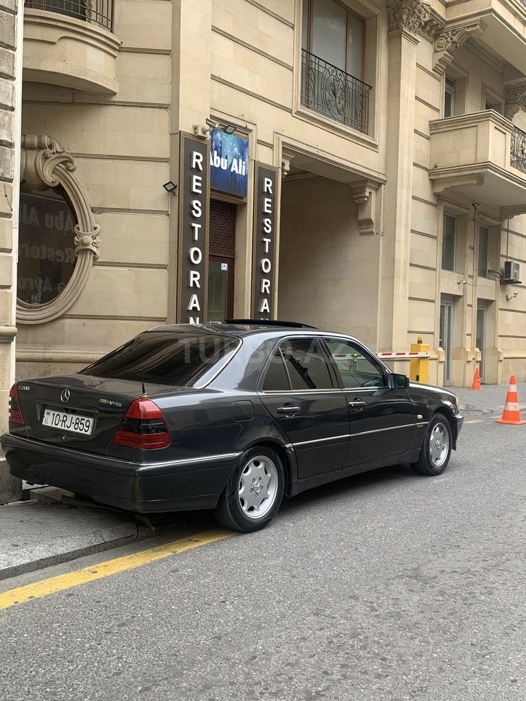 Mercedes C 180