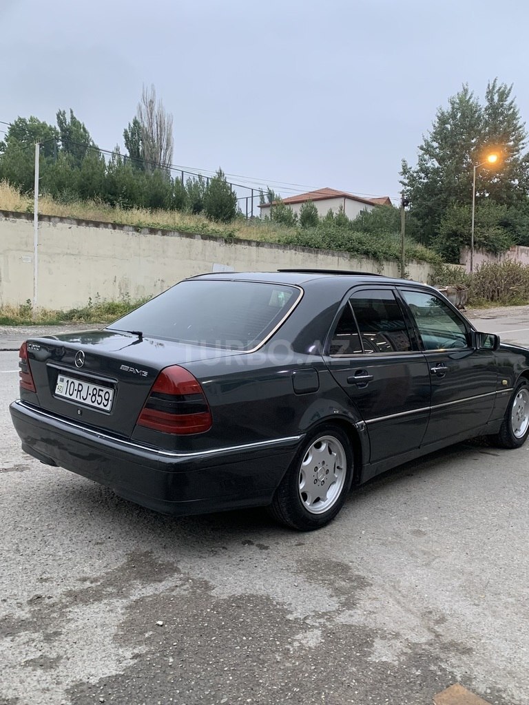 Mercedes C 180