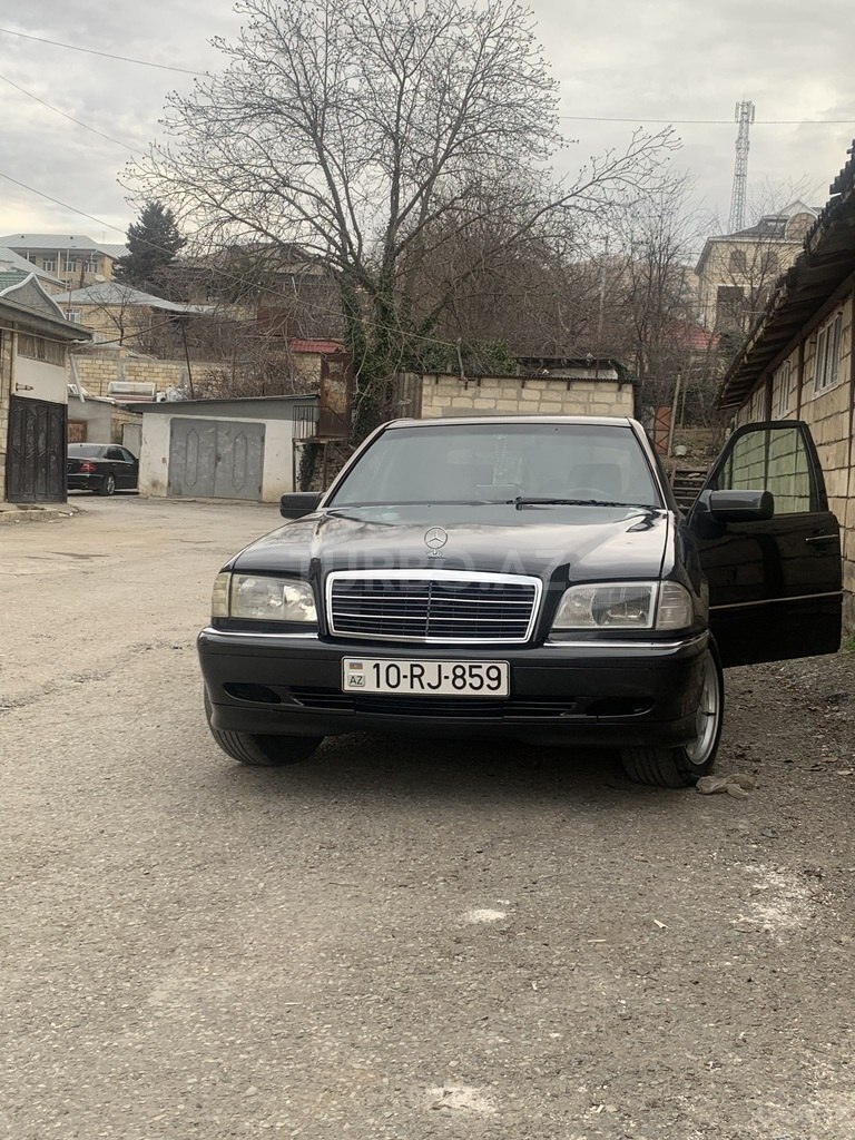 Mercedes C 180