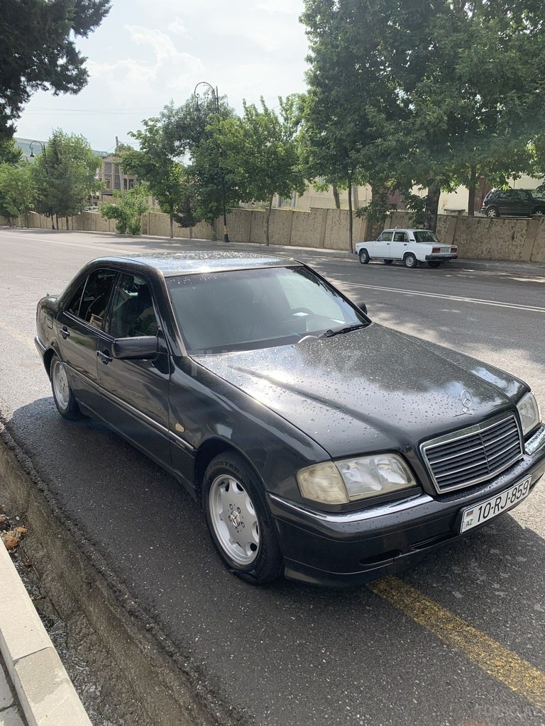 Mercedes C 180