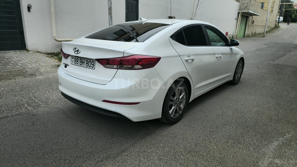 Hyundai Elantra
