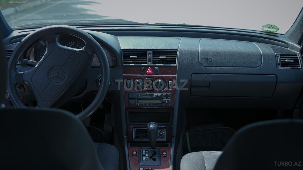 Mercedes C 180