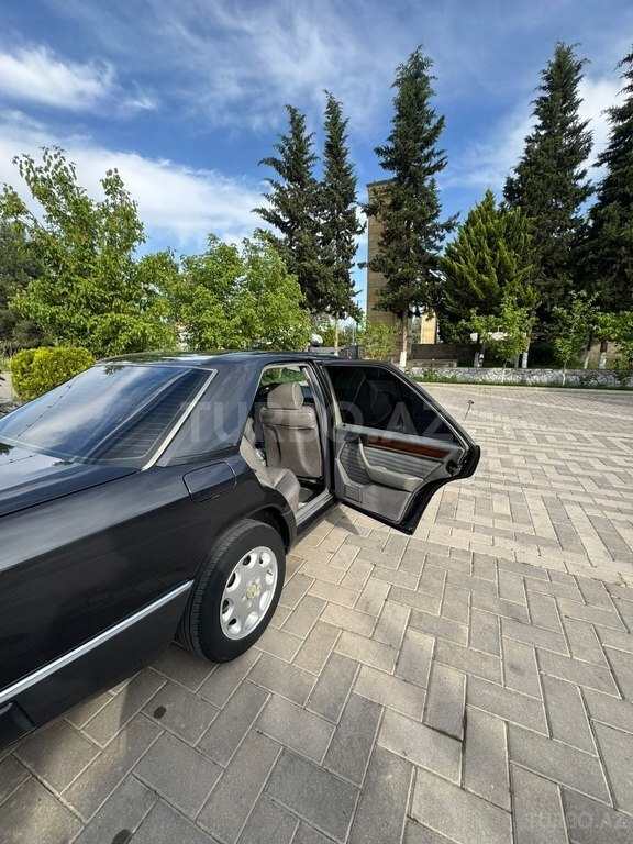 Mercedes 200 D
