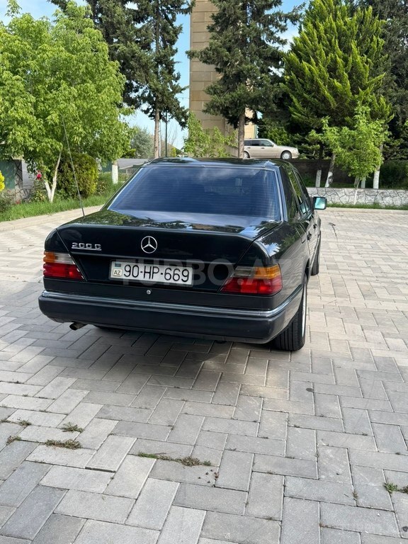 Mercedes 200 D