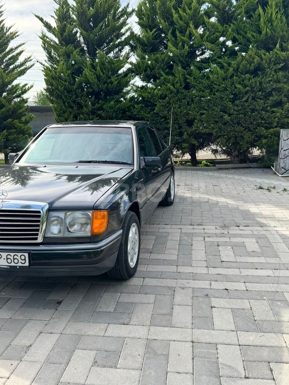 Mercedes 200 D
