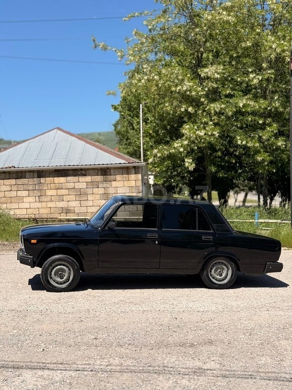 LADA (VAZ) 2107
