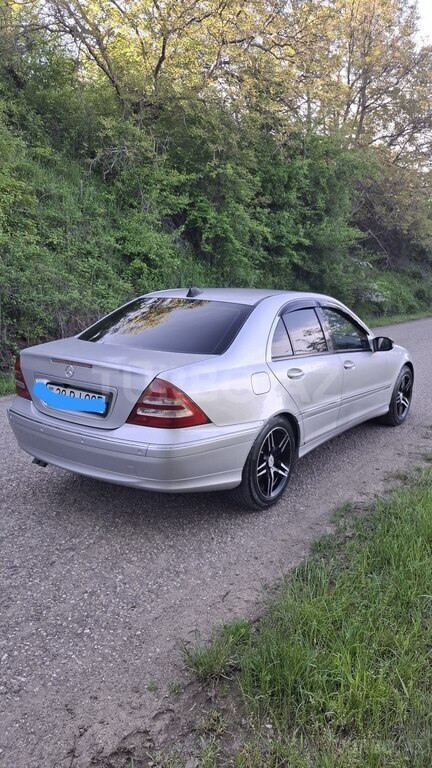 Mercedes C 200