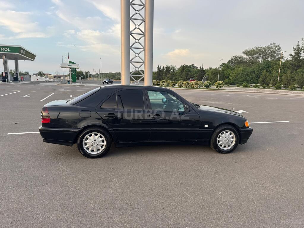 Mercedes C 220