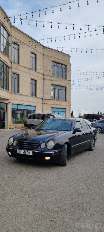 Mercedes E 240