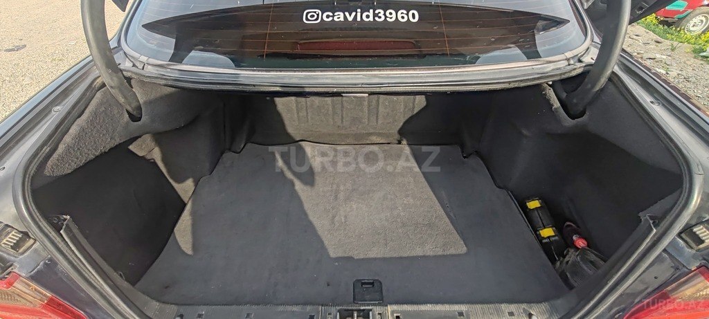 Mercedes E 240