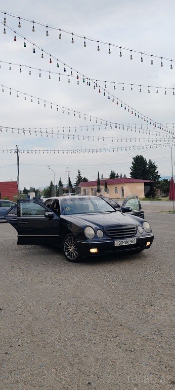 Mercedes E 240