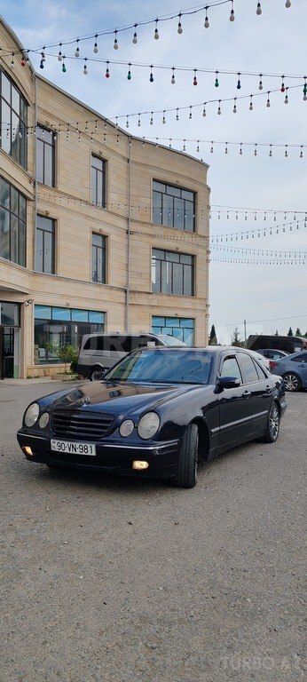 Mercedes E 240