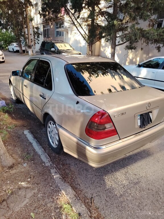 Mercedes C 230